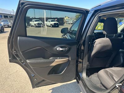 2017 Jeep Cherokee - Photo 11