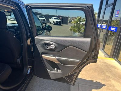 2017 Jeep Cherokee - Photo 15