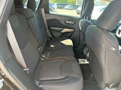 2017 Jeep Cherokee - Photo 16