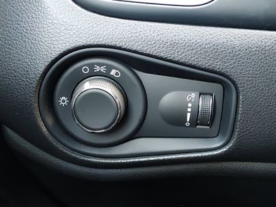 2023 Jeep Renegade - Photo 13