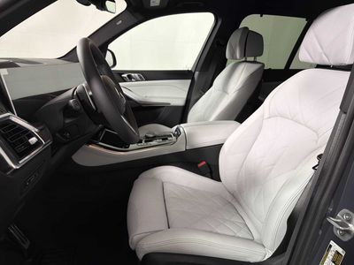 2026 BMW X5 xDrive40i — photo 10 view