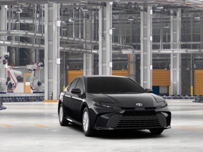 2026 Toyota Camry - Photo 18
