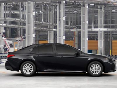 2026 Toyota Camry - Photo 14
