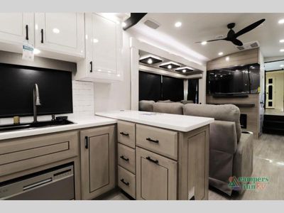 2026 Jayco Pinnacle - Photo 15