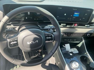 2026 Kia Carnival Hybrid — photo 15 view