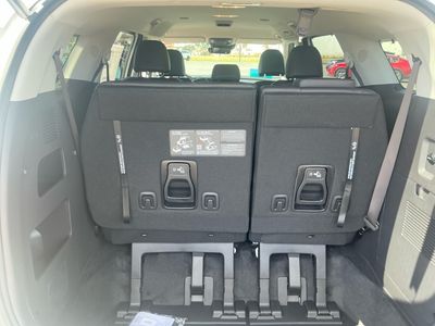2026 Kia Carnival Hybrid — photo 18 view