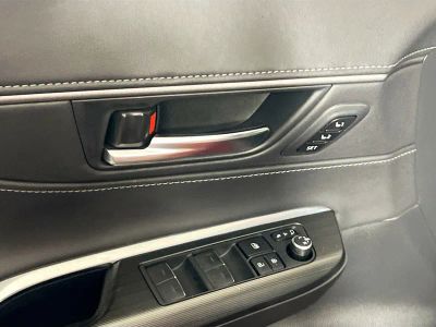 2024 Toyota Venza — photo 14 view
