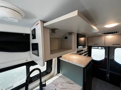 2025 Thor Motor Coach EDDIE BAUER - Photo 12