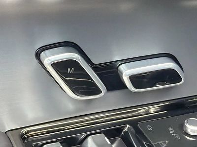 2025 Land Rover Range Rover Sport — photo 25 view