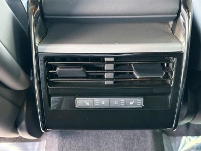 2025 Land Rover Range Rover Sport — photo 20 view
