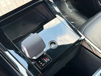 2025 Land Rover Range Rover Sport — photo 29 view