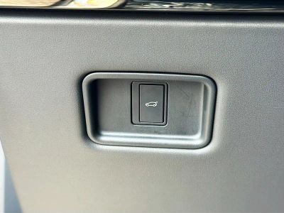 2025 Land Rover Range Rover Sport — photo 36 view