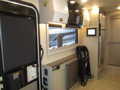2025 Winnebago VIEW - Photo 10