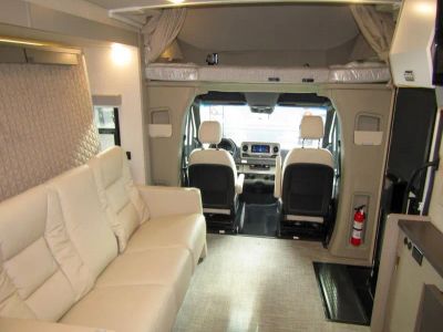 2025 Winnebago VIEW - Photo 4