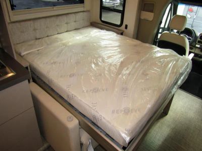 2025 Winnebago VIEW - Photo 9