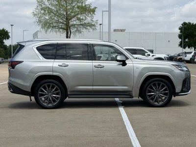 2023 LEXUS LX 600 - Photo 3