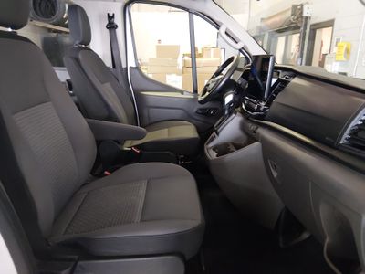 2024 Ford Transit 15 Passenger Wagon - Photo 18