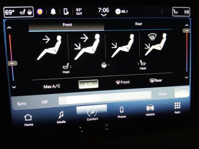 2023 Chrysler Pacifica — photo 18 view