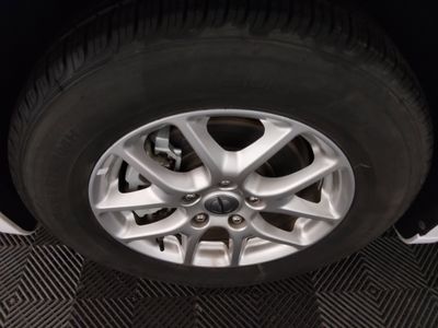2023 Chrysler Pacifica — photo 10 view
