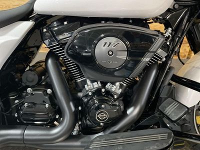 2025 Harley-Davidson FLHX - Street Glide — photo 10 view