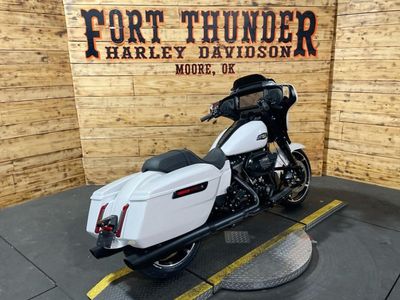 2025 Harley-Davidson FLHX - Street Glide — detail view