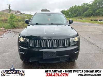 2020 Jeep Grand Cherokee - Photo 2