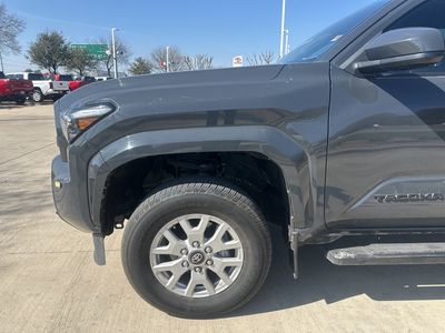 2024 Toyota Tacoma - Photo 2