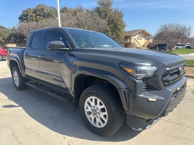2024 Toyota Tacoma - Photo 8