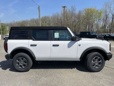 2026 Ford Bronco - Photo 2
