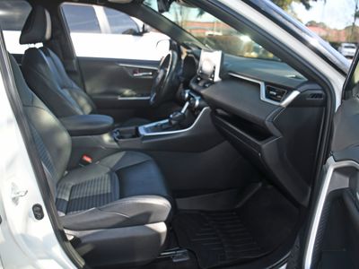 2019 Toyota RAV4 Hybrid - Photo 21