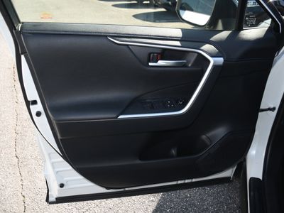 2019 Toyota RAV4 Hybrid - Photo 10