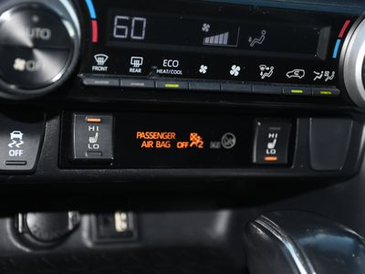 2019 Toyota RAV4 Hybrid - Photo 15