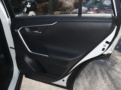 2019 Toyota RAV4 Hybrid - Photo 20