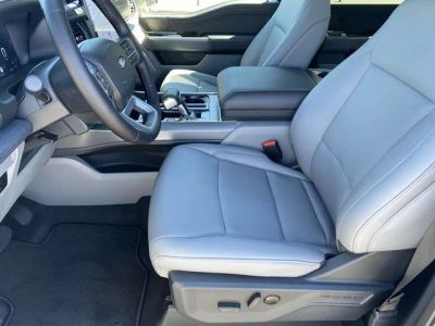2025 Ford F-150 Lightning - Photo 12