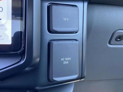 2025 Ford F-150 Lightning - Photo 19