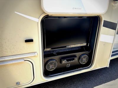 2018 Coachmen Leprechaun — photo 22 view