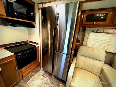 2018 Coachmen Leprechaun — photo 15 view