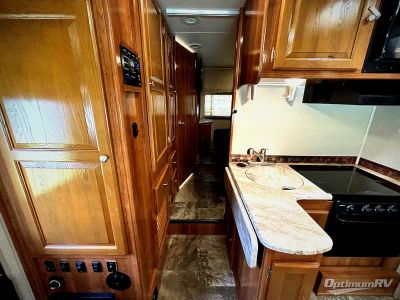 2018 Coachmen Leprechaun — photo 17 view