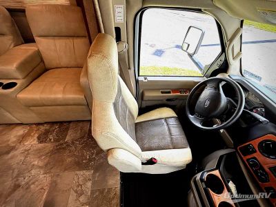 2018 Coachmen Leprechaun — photo 7 view