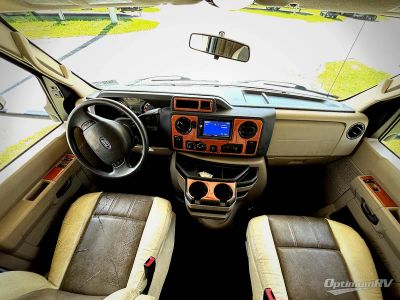 2018 Coachmen Leprechaun — photo 8 view