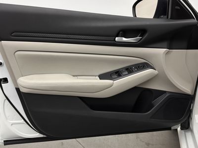 2025 Nissan Altima - Photo 10