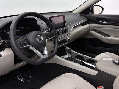 2025 Nissan Altima - Photo 9