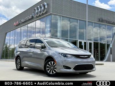 2020 Chrysler Pacifica — side profile view