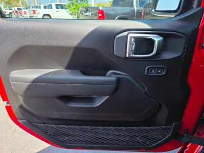 2026 Jeep Wrangler — photo 15 view