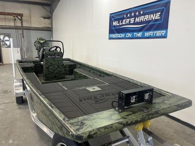 2026 Gator Tail 1860 Extreme Mod-V Series — interior view