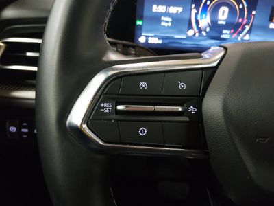 2025 Chevrolet Traverse - Photo 12