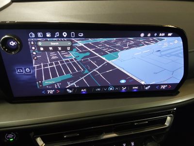 2025 Chevrolet Traverse - Photo 18