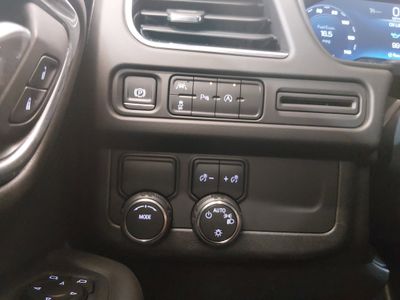 2024 Chevrolet Suburban - Photo 13