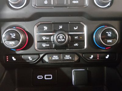 2024 Chevrolet Suburban - Photo 19