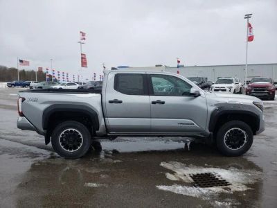 2026 Toyota Tacoma - Photo 4